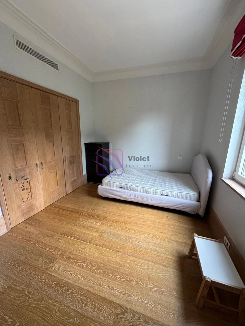 Cetvorosoban-stan-sa-pogledom-na-more-i-marinu-Gorica-Tivat-12 Izdavanje: Četvorosoban stan 240 m² – Seljanovo, Tivat — fotografija 13