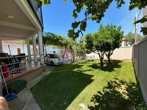 Izdavanje: Kuća 1.202 m² – City kvart, Podgorica — fotografija 2