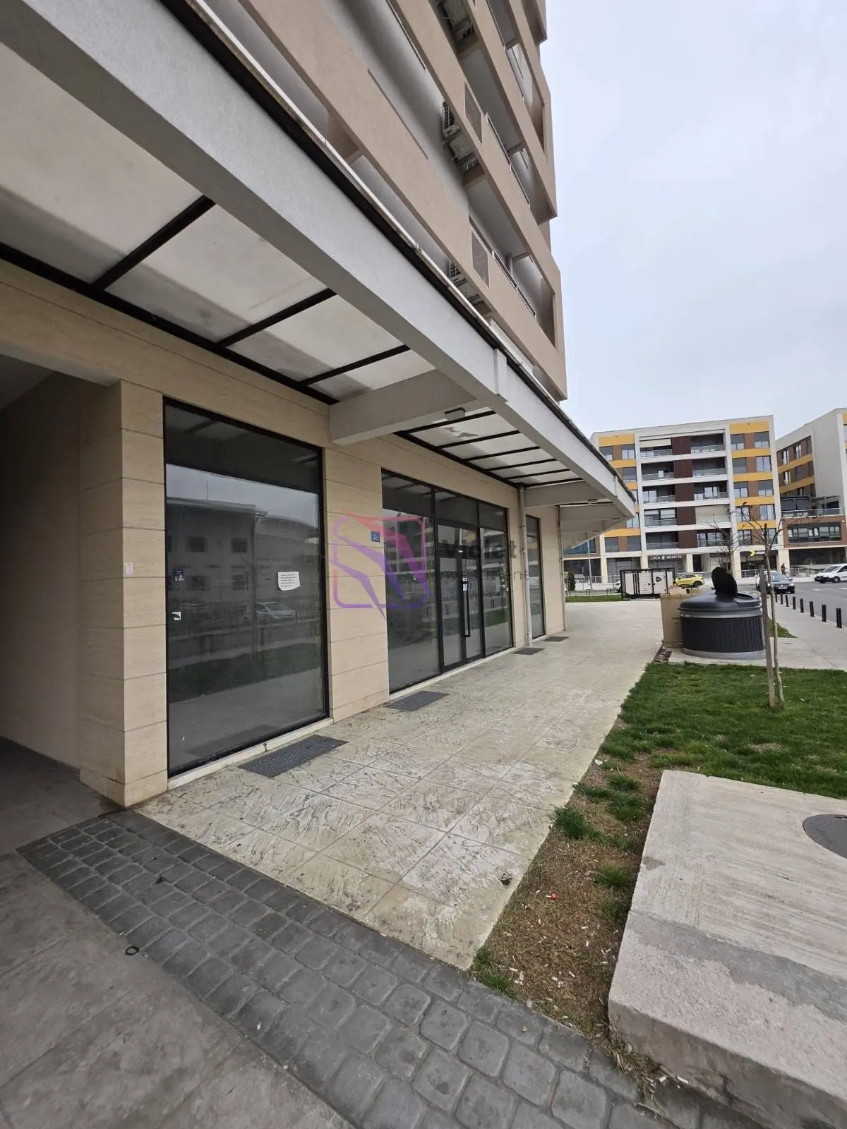 Poslovni-prostor-u-naselju-Central-Point-Podgorica-2 Izdavanje: Poslovni prostor 165 m² – Central Point, Podgorica — fotografija 3