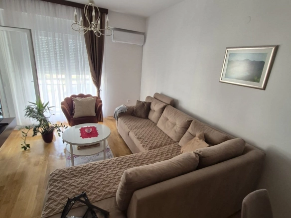 Izdavanje: Dvosoban stan 70 m² – Ljubović, Podgorica — fotografija 3