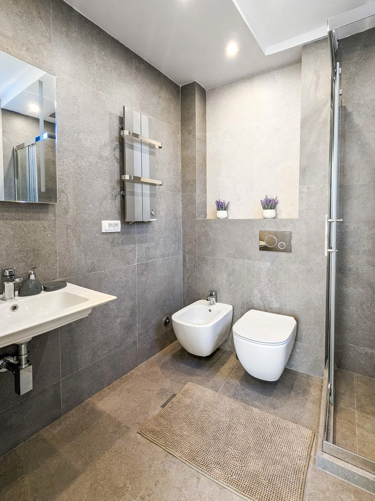 Moderna-kuca-sa-bazenom-u-Utjehi-Bar-12 Kuća 365 m² – Utjeha, Bar — fotografija 13