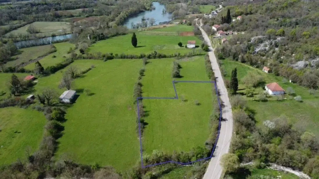 Plac-4252-m²-u-Selu-Vis-Podgorica Plac 4252 m² u Selu Viš