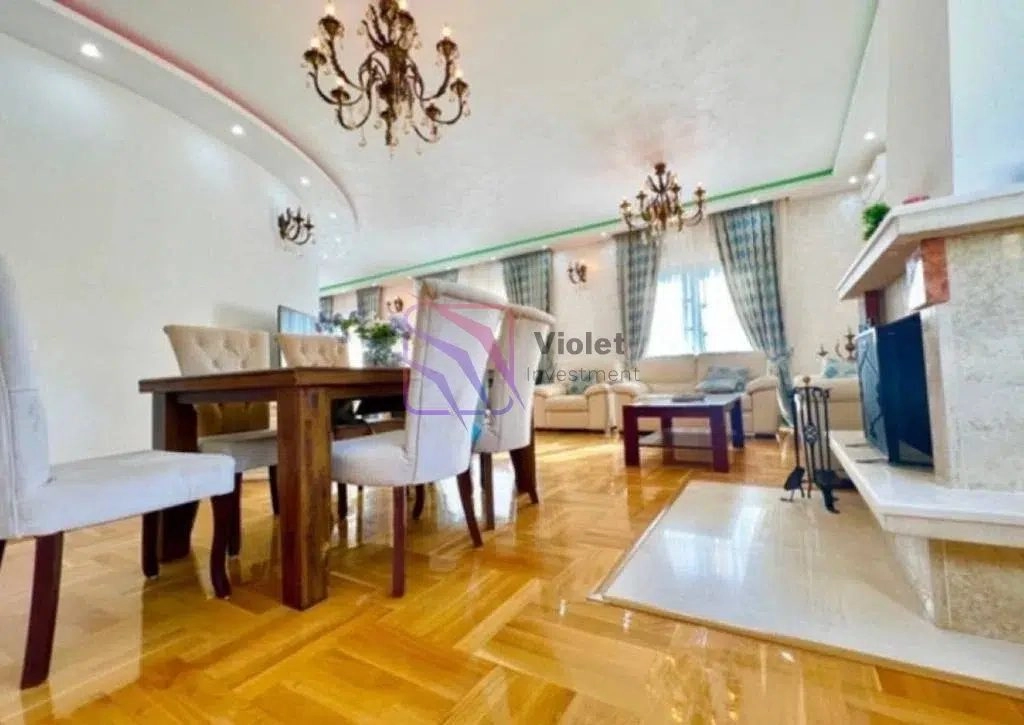 Kuca-sa-bazenom-u-Markovicima-Budva-6 Izdavanje: Kuća 450 m² – Markovići, Budva — fotografija 9