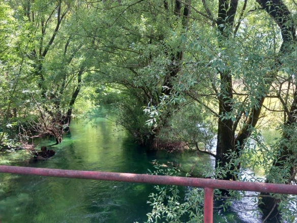 Plac uz rijeku u Bandićima