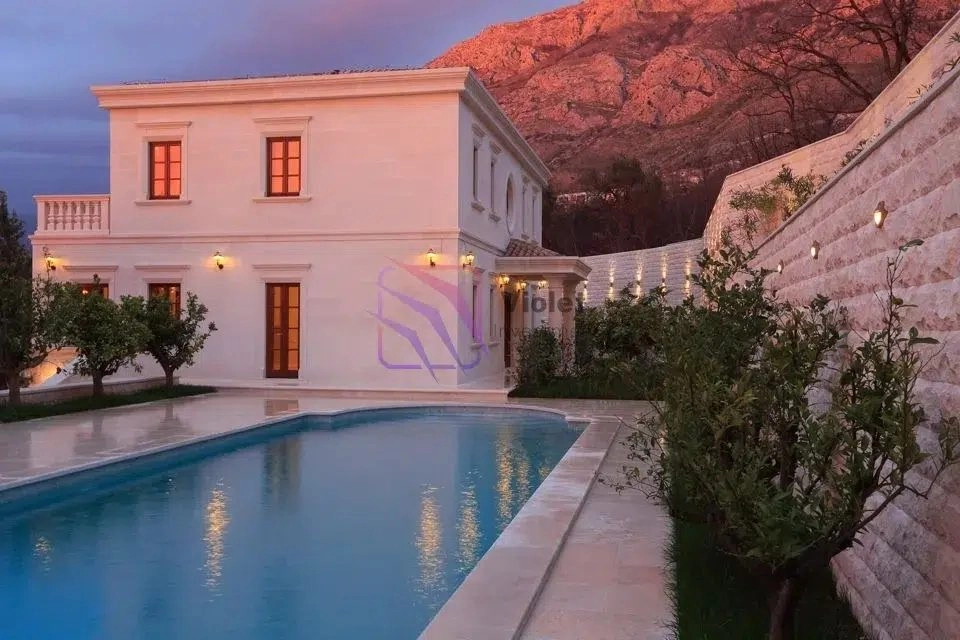 Kuca-sa-bazenom-u-Rezevicima-Budva-1 Kuća 550 m² – Reževići, Budva — fotografija 2