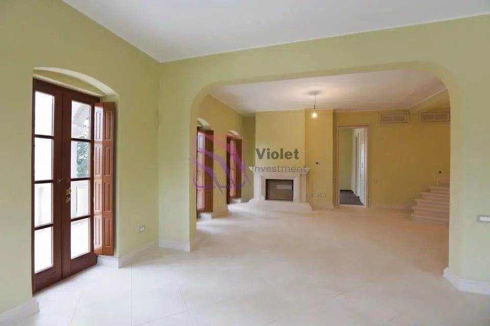 Kuca-sa-bazenom-u-Rezevicima-Budva-5 Kuća 550 m² – Reževići, Budva — fotografija 6