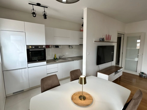 Dvosoban stan u naselju Central Point, Podgorica — fotografija 10