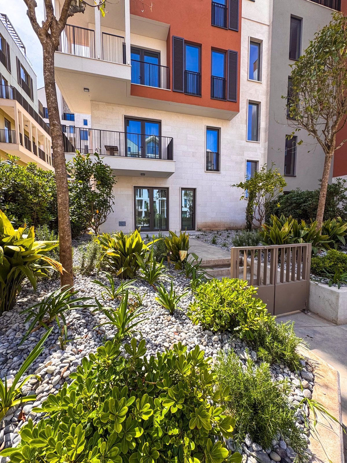 Jednosoban-stan-u-kompleksu-Boka-Place-Tivat-3 Izdavanje: Jednosoban stan 106 m² – Seljanovo, Tivat — fotografija 12