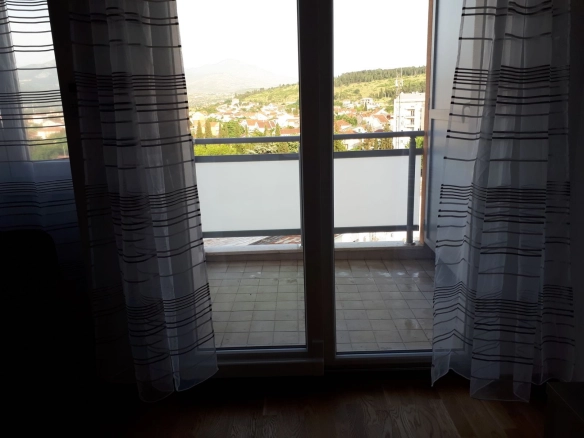 Garsonjera 26 m² – City kej, Podgorica — fotografija 9