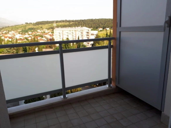Garsonjera 26 m² – City kej, Podgorica — fotografija 10