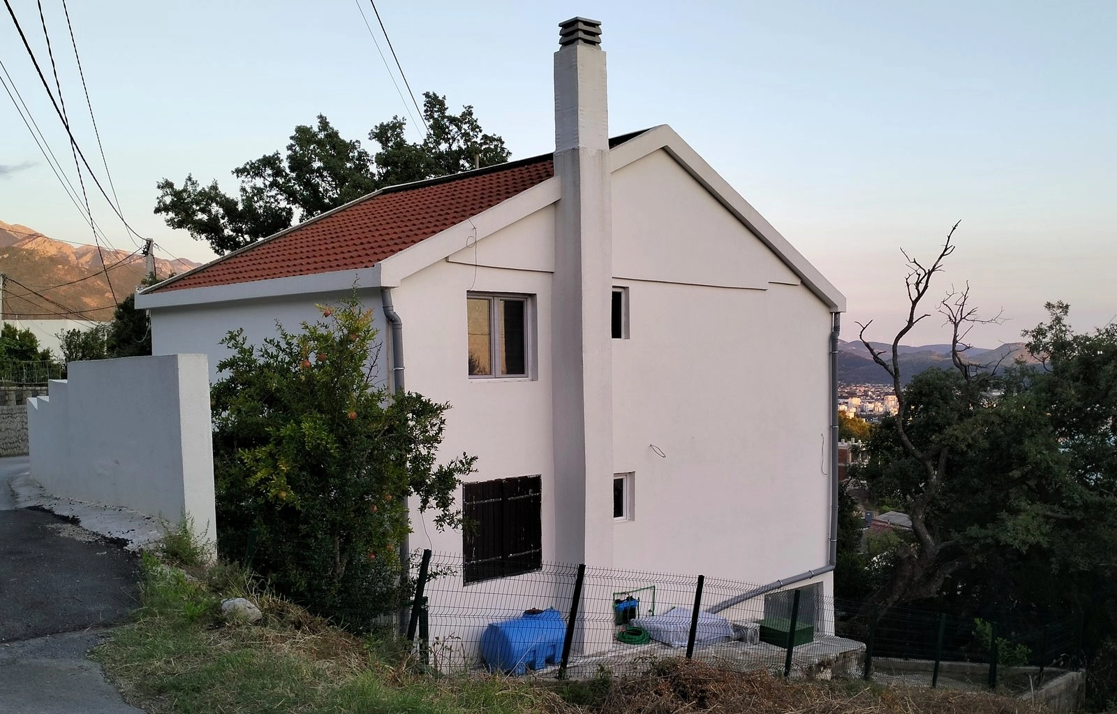 Dvospratna-kuca-sa-pogledom-na-more-u-Susnju-Bar-3 Kuća 101 m² – Šušanj, Bar — fotografija 4