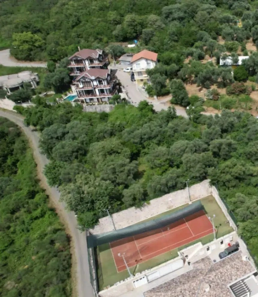 Plac-sa-pogledom-na-more-u-Becicima-Budva-1 Plac 1.597 m² – Bečići, Budva — fotografija 2