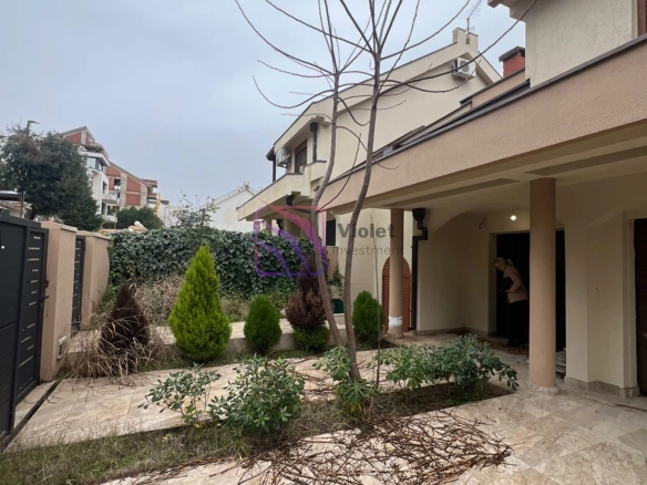 Kuća 400 m² – Gorica C, Podgorica — fotografija 9