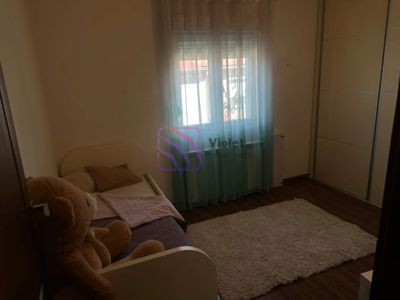 Dvosoban stan sa dvorištem u Koniku, Podgorica — fotografija 5