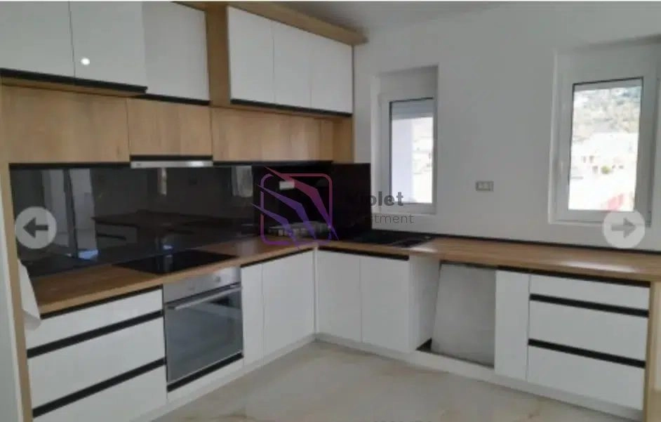 Trosoban-stan-160-m²-u-centru-Budve-4 Četvorosoban stan 176 m² – Petrovac, Budva — fotografija 15
