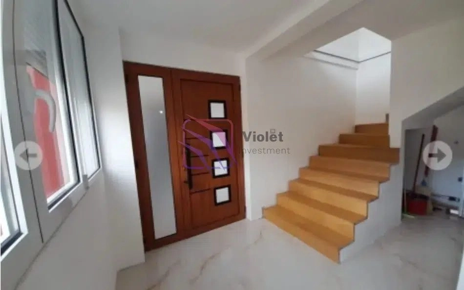 Trosoban-stan-160-m²-u-centru-Budve-5 Trosoban stan 160 m² – Centar, Budva — fotografija 6