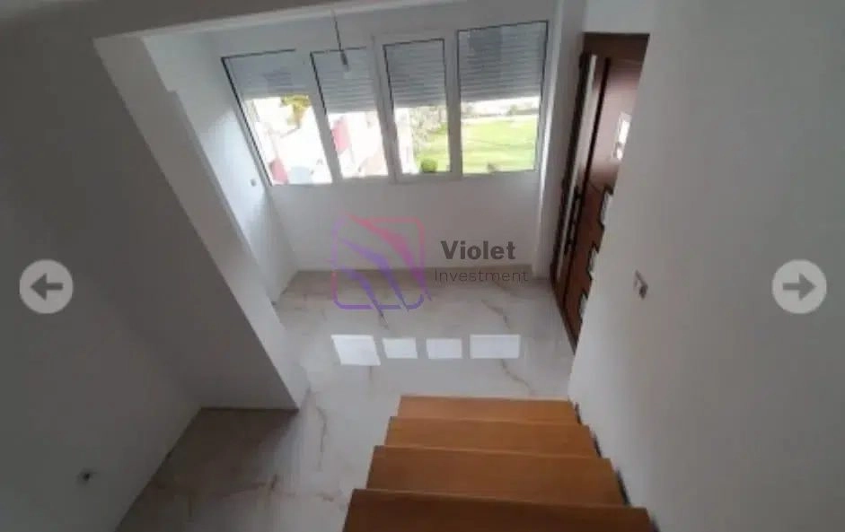 Trosoban-stan-160-m²-u-centru-Budve-8 Trosoban stan 160 m² – Centar, Budva — fotografija 9