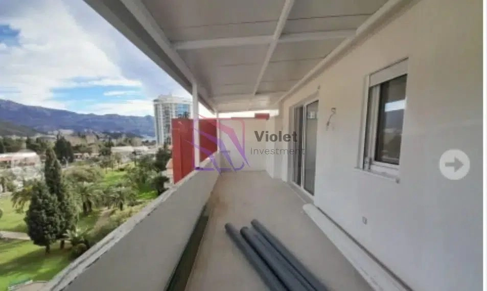 Trosoban-stan-160-m²-u-centru-Budve-10 Trosoban stan 160 m² – Centar, Budva — fotografija 11