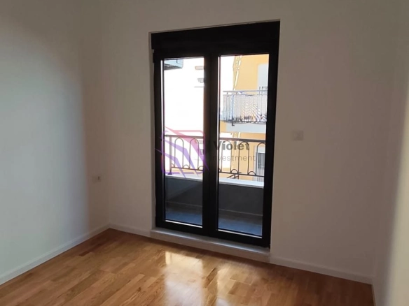 Izdavanje: Jednosoban stan 45 m² – City kej, Podgorica — fotografija 14