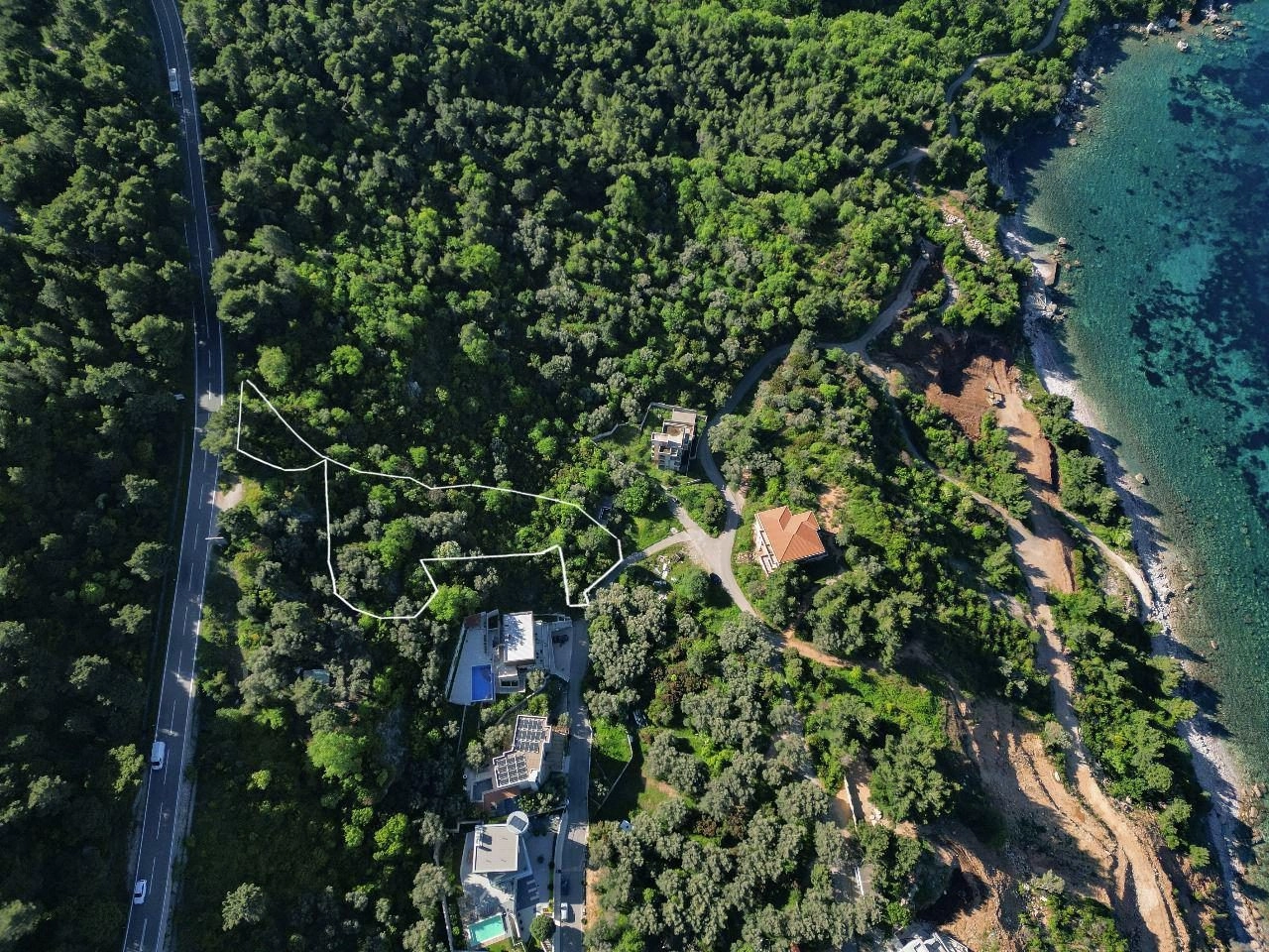 Urbanizovan-plac-blizu-mora-Sveti-Stefan-Budva-2 Plac 2.390 m² – Sveti Stefan, Budva — fotografija 3