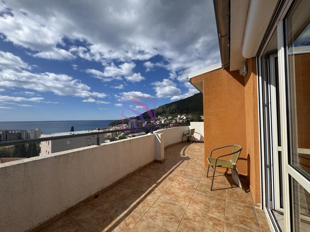 Cetvorosoban-dupleks-stan-u-Petrovcu-Budva-2 Četvorosoban stan 176 m² – Petrovac, Budva — fotografija 3