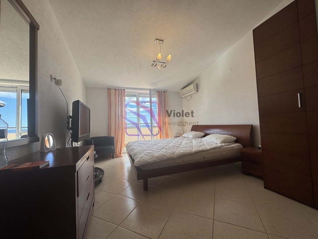 Cetvorosoban-dupleks-stan-u-Petrovcu-Budva-4 Četvorosoban stan 176 m² – Petrovac, Budva — fotografija 5