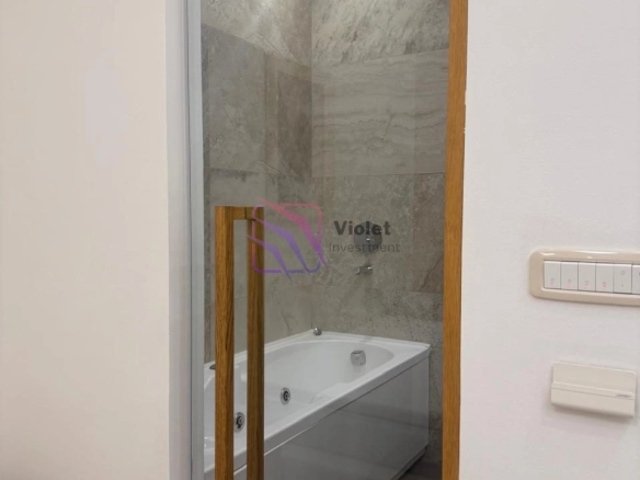 Izdavanje: Dvosoban stan 108 m² – Centar, Budva — fotografija 9
