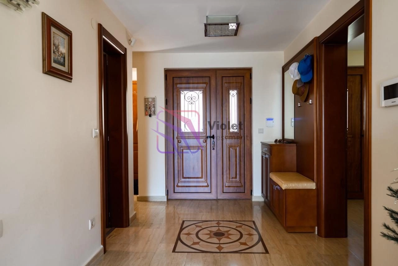 Kuca-sa-bazenom-i-pogledom-na-more-u-Susnju-Bar-8 Kuća 252 m² – Šušanj, Bar — fotografija 9