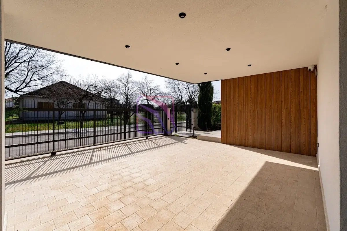 Kuca-na-dva-nivoa-u-Gornjoj-Gorici-Podgorica-2 Kuća 262 m² – Gornja Gorica, Podgorica — fotografija 3