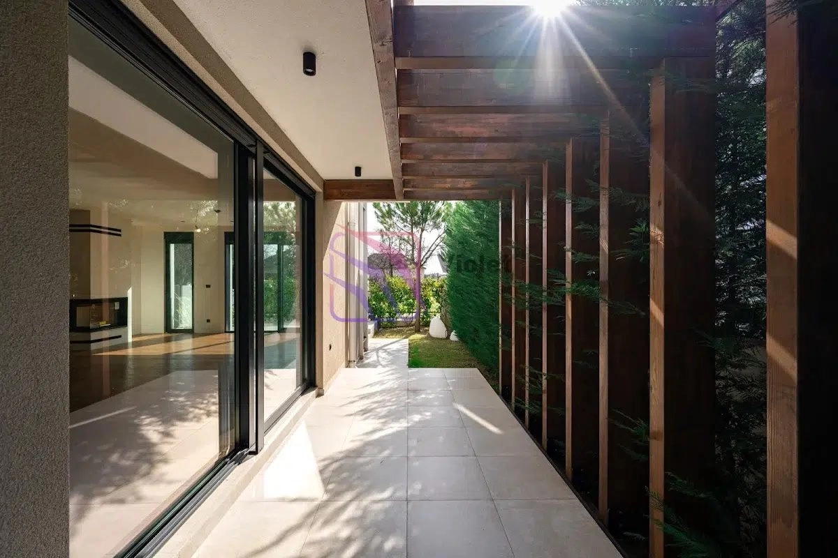 Kuca-na-dva-nivoa-u-Gornjoj-Gorici-Podgorica-4 Kuća 262 m² – Gornja Gorica, Podgorica — fotografija 5