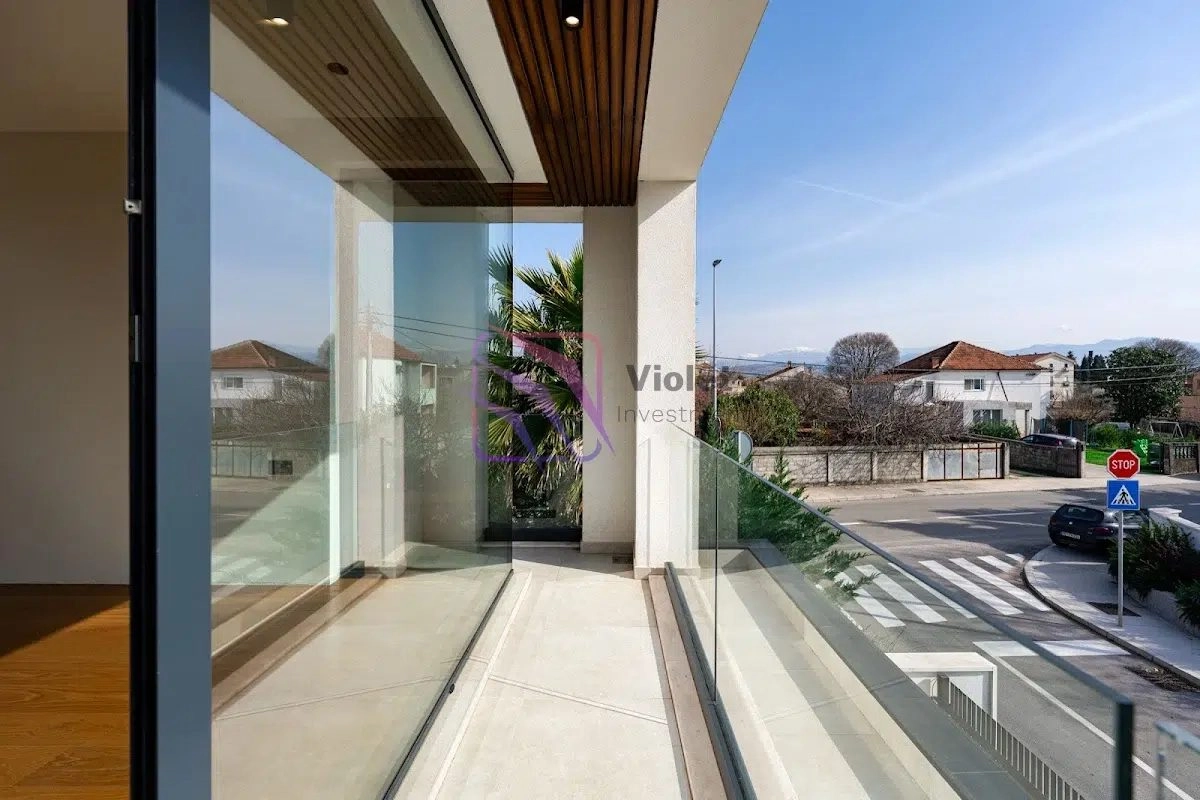 Kuca-na-dva-nivoa-u-Gornjoj-Gorici-Podgorica-6 Kuća 262 m² – Gornja Gorica, Podgorica — fotografija 7