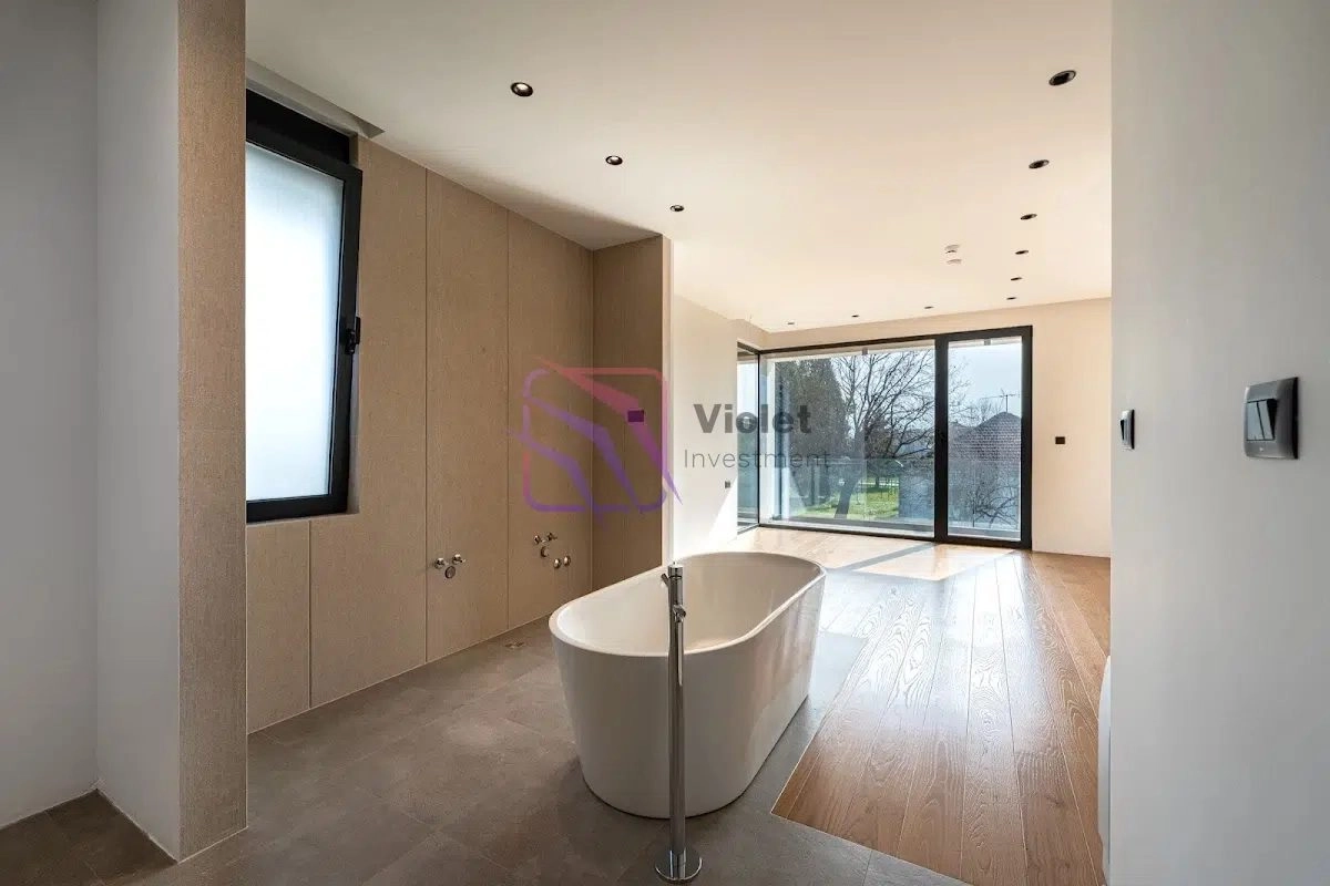 Izdavanje: Kuća 262 m² – Gornja Gorica, Podgorica — fotografija 15
