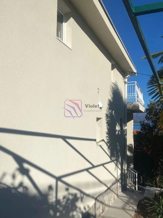 Renovirana-kuca-sa-pogledom-na-more-Krasici-Tivat-10 Kuća 105 m² – Krašići, Tivat — fotografija 11