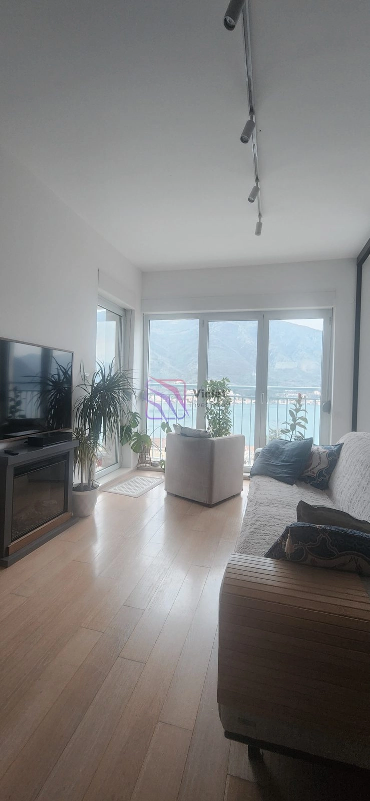 Trosoban-stan-u-Dobroti-Kotor-7 Trosoban stan 75 m² – Dobrota, Kotor — fotografija 8