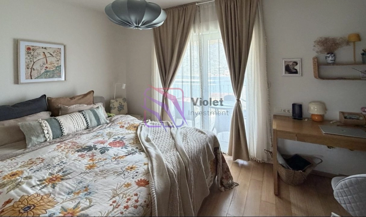Trosoban-stan-u-Dobroti-Kotor-9 Trosoban stan 75 m² – Dobrota, Kotor — fotografija 10