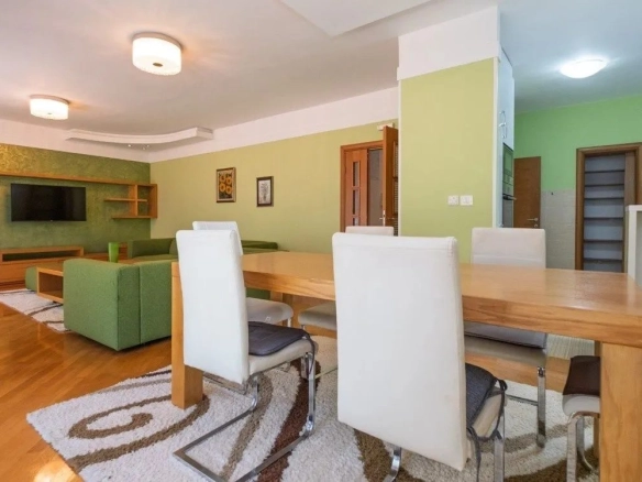 Trosoban stan 137 m² – Centar, Podgorica — fotografija 4