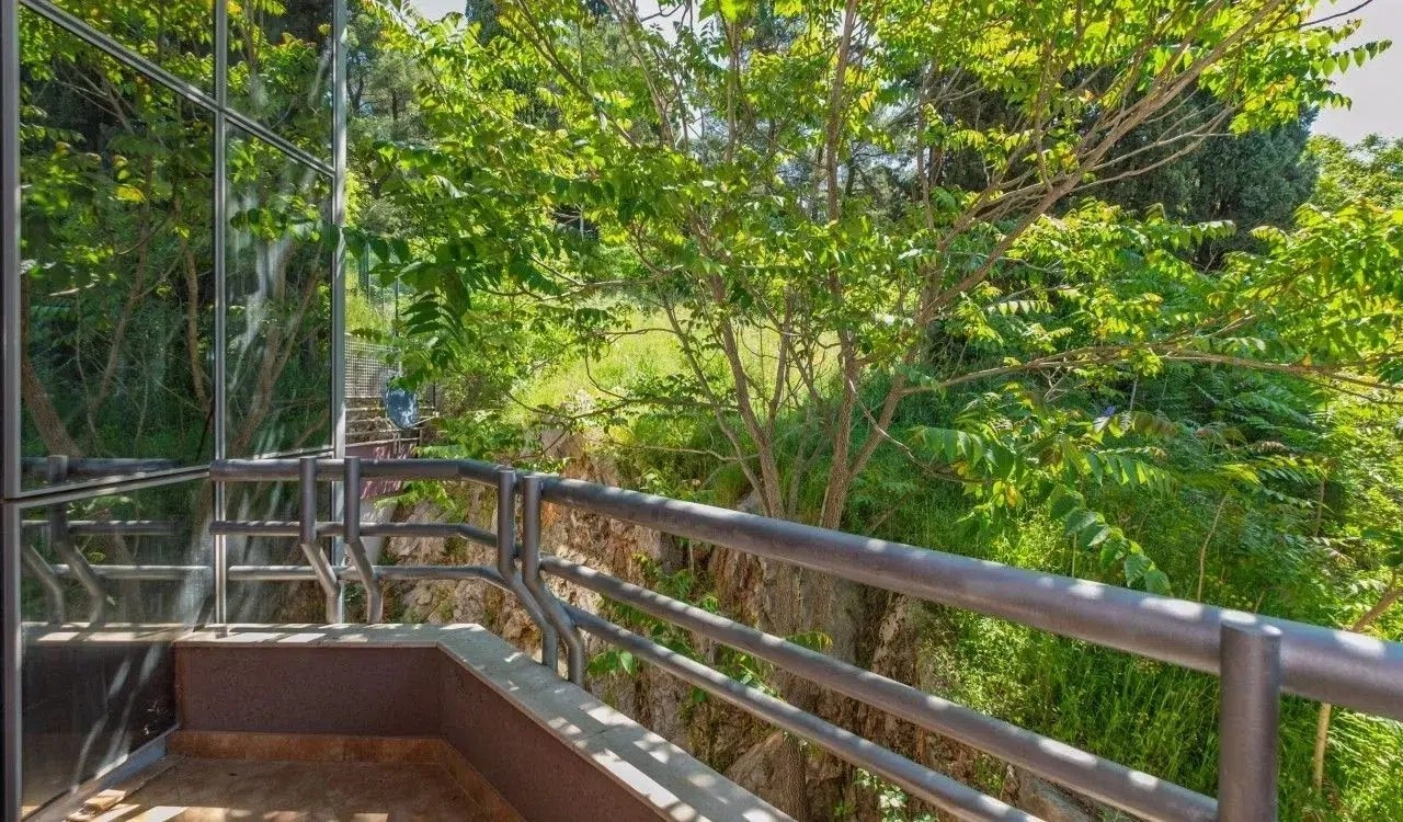Trosoban-stan-sa-bastom-u-Centru-Podgorica-11 Trosoban stan 137 m² – Centar, Podgorica — fotografija 12