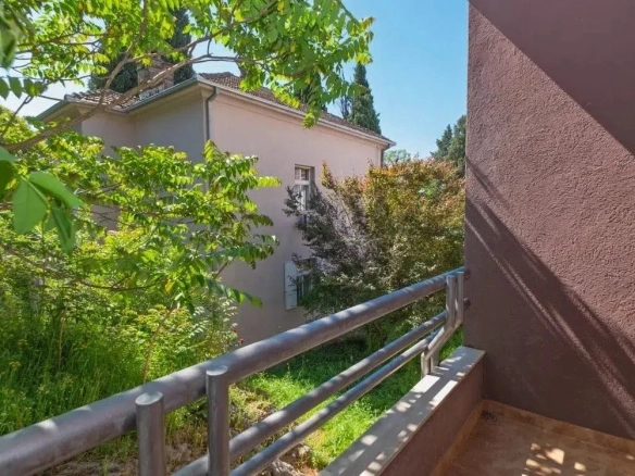 Trosoban stan 137 m² – Centar, Podgorica — fotografija 13