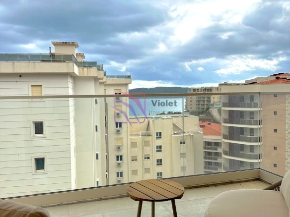 Dvosoban stan u Bečićima