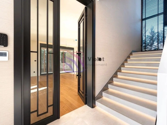 Izdavanje: Kuća 262 m² – Gornja Gorica, Podgorica — fotografija 11