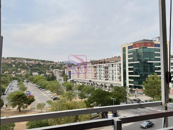 Izdavanje: Trosoban stan 95 m² – Preko Morače, Podgorica — fotografija 8