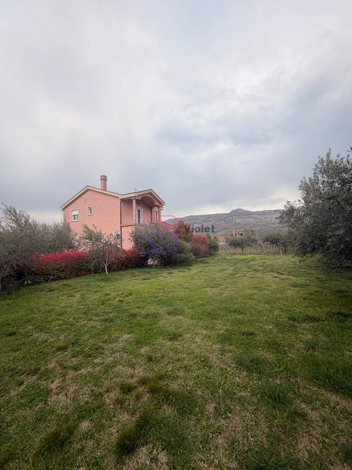 Kuca-sa-velikim-placem-u-Dinosi-Podgorica-5 Izdavanje: Plac 160 m² – Podgorica — fotografija 6