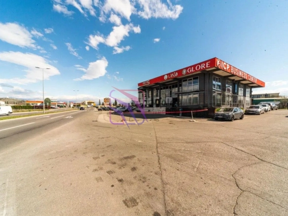Poslovni prostor 705 m² u Golubovcima