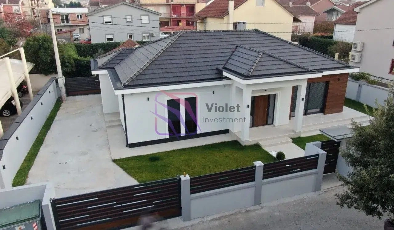 Kuca-sa-dvoristem-na-Dalmatinskoj-Podgorica-2 Izdavanje: Kuća 160 m² – Dalmatinska, Podgorica — fotografija 3