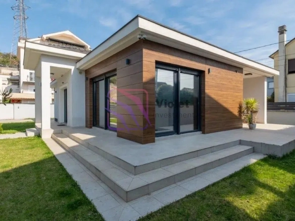 Izdavanje: Kuća 160 m² – Dalmatinska, Podgorica — fotografija 13