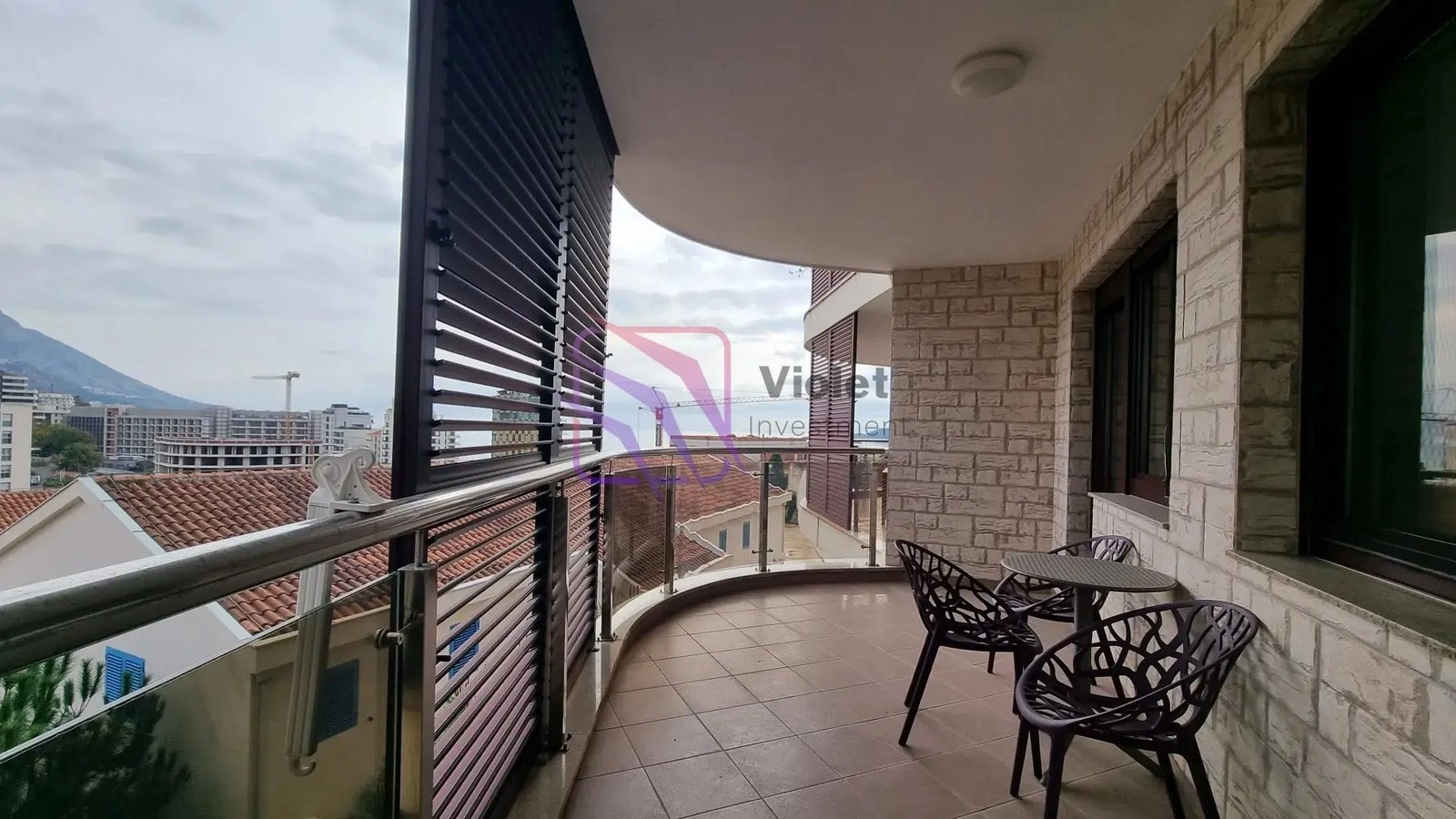 Dvosoban-stan-sa-pogledom-na-more-u-Becicima-Budva-10 Dvosoban stan 107 m² – Bečići, Budva — fotografija 11
