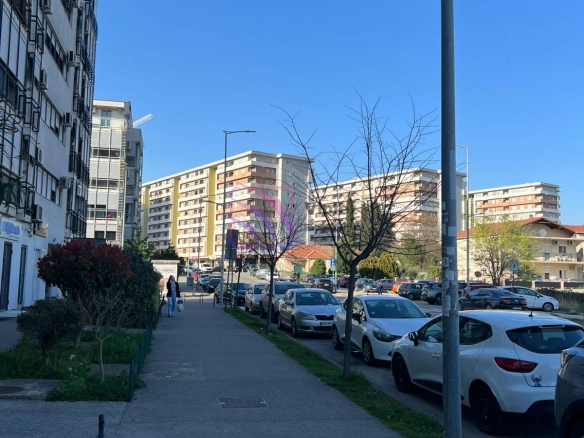 Izdavanje: Poslovni prostor 125 m² – City kvart, Podgorica — fotografija 4