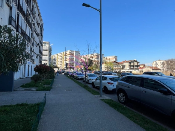 Izdavanje: Poslovni prostor 125 m² – City kvart, Podgorica — fotografija 7