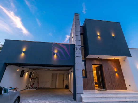 Izdavanje: Kuća 180 m² – Gornja Gorica, Podgorica — fotografija 2
