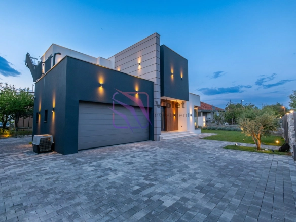 Izdavanje: Kuća 180 m² – Gornja Gorica, Podgorica — fotografija 5